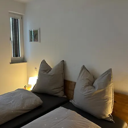Modernes Business Penthouse Stuttgart-sindelfingen, 6 Schlafzimmer, 9 Einzelbetten, Messe, A81 * Schönaich