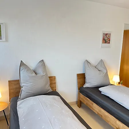 Modernes Business Penthouse Stuttgart-sindelfingen, 6 Schlafzimmer, 9 Einzelbetten, Messe, A81 Appartamento *