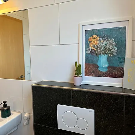 D2 Luxus-penthouse Mit Dachterrasse - Bis 9 Personen - A81 - Stuttgart - Messe - Daimler - Ab 5 Naechte - Business Center Und Konferenzraum Separat Buchbar * Schonaich
