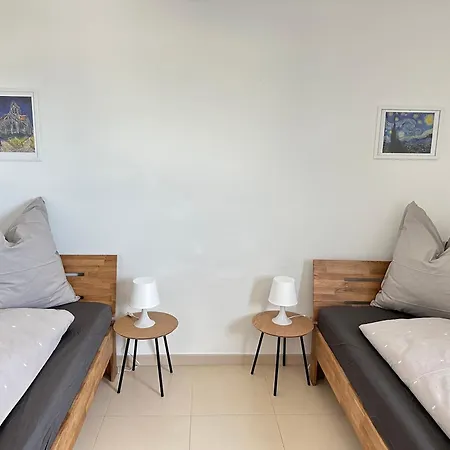 Appartamento Modernes Business Penthouse Stuttgart-sindelfingen, 6 Schlafzimmer, 9 Einzelbetten, Messe, A81 *