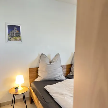 Modernes Business Penthouse Stuttgart-schönaich, 6 Schlafzimmer, 9 Einzelbetten, Messe, A81 Apartment *