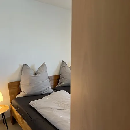 Premium Firmenunterkunft Stuttgart-schoenaich - 6 Schlafzimmer - 9 Einzelbetten - 137qm Penthouse - Parken Frei - Ideal Fuer Teams & Monteure
