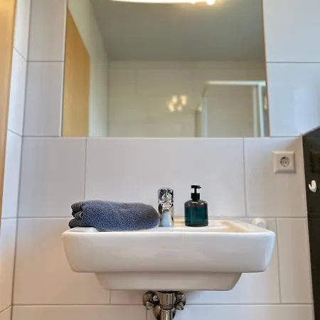 Premium Firmenunterkunft Stuttgart-schoenaich - 6 Schlafzimmer - 9 Einzelbetten - 137qm Penthouse - Parken Frei - Ideal Fuer Teams & Monteure Appartamento Schönaich