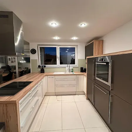 Premium Firmenunterkunft Stuttgart-schoenaich - 6 Schlafzimmer - 9 Einzelbetten - 137qm Penthouse - Parken Frei - Ideal Fuer Teams & Monteure *