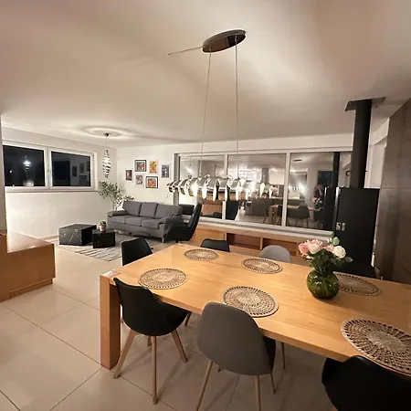 Apartament Modernes Business Penthouse Stuttgart-sindelfingen, 6 Schlafzimmer, 9 Einzelbetten, Messe, A81 *