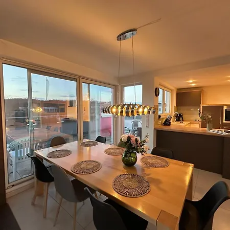 Modernes Business Penthouse Stuttgart-sindelfingen, 6 Schlafzimmer, 9 Einzelbetten, Messe, A81 Apartament Schönaich