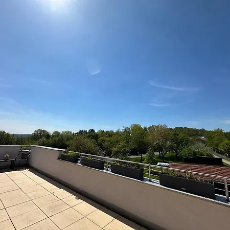 Apartment D2 Luxus-penthouse Mit Dachterrasse - Bis 9 Personen - A81 - Stuttgart - Messe - Daimler - Ab 5 Naechte - Business Center Und Konferenzraum Separat Buchbar