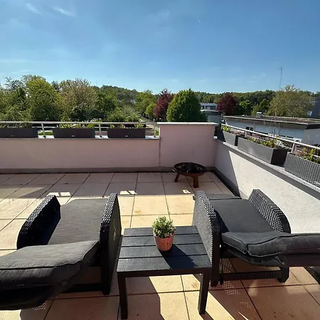Modernes Business Penthouse Stuttgart-sindelfingen, 6 Schlafzimmer, 9 Einzelbetten, Messe, A81 Appartamento Schönaich