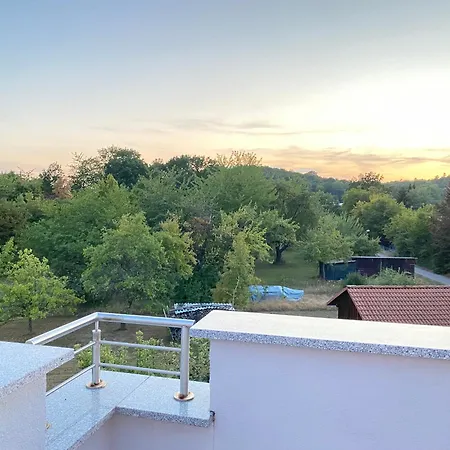 Modernes Business Penthouse Stuttgart-sindelfingen, 6 Schlafzimmer, 9 Einzelbetten, Messe, A81 Apartament